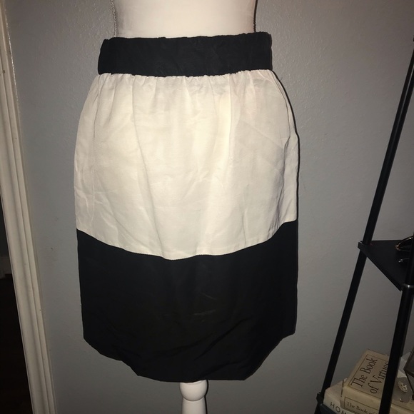 🌵Zara Color Block Skirt Black & White Size Medium - Picture 3 of 5
